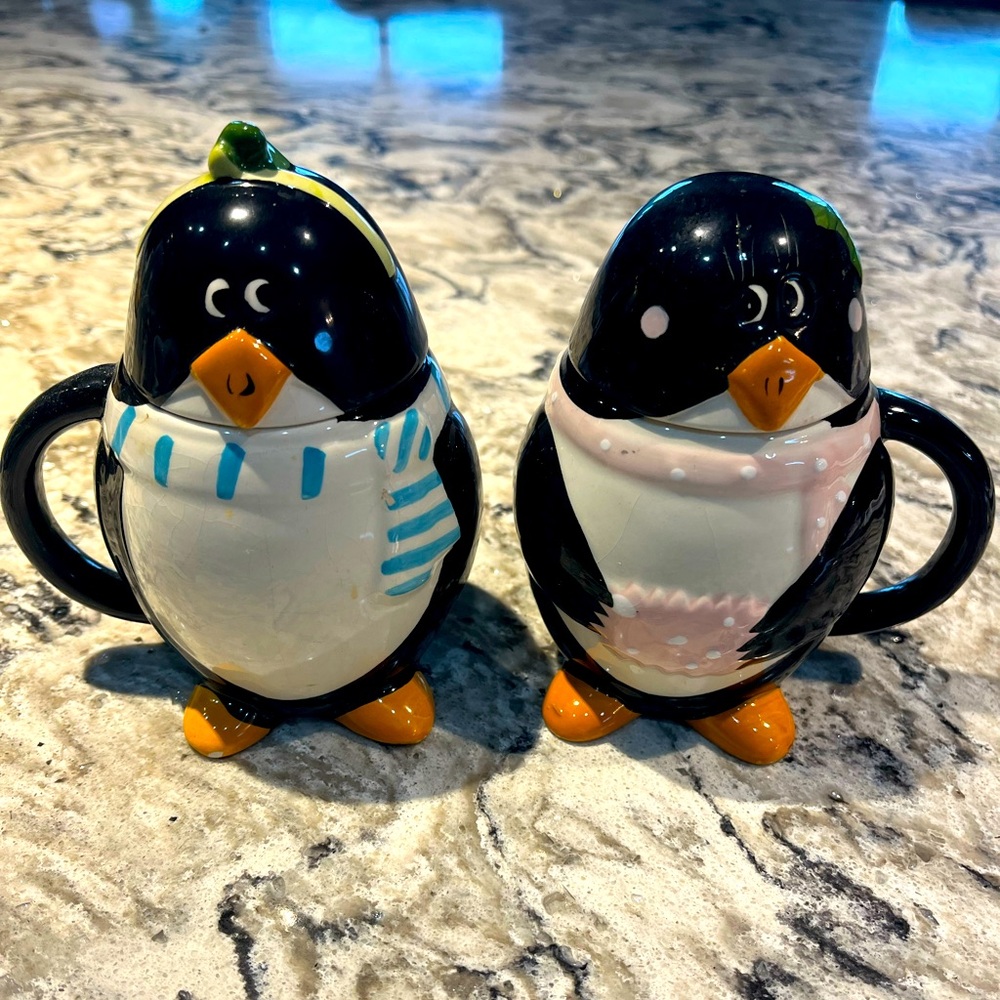 Adorable Penguin porcelain coffee cups with lids black white